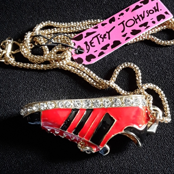 CRYSTAL SHOE NECKLACE - Picture 6 of 8